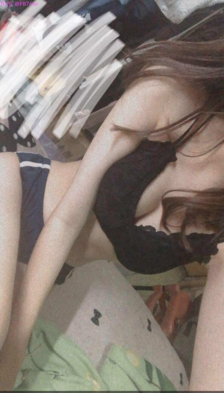 Cô gái bị thuyền trưởng đụ